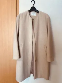 ベージュ ノーカラーコート レディース