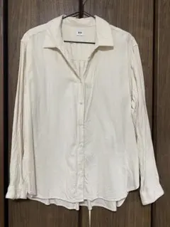 UNIQLO アイボリー 長袖 ボタンアップシャツ