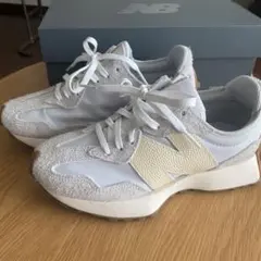 New Balance スニーカー 327ホワイト/グレー