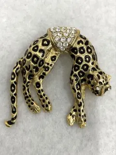 23.570【ブローチ】豹　ヴィンテージ　アンティーク
