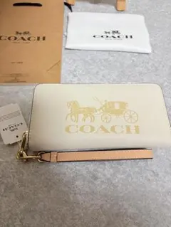 正規品COACH ゴールドロゴ入り 長財布 アイボリー