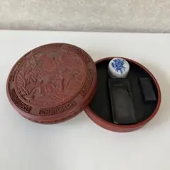 TS38 仙台堆朱 山水図 丸型 硯箱 書道用具セット 硯 墨 水滴 漆器 彫漆