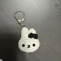 ウサギの編み物チャーム