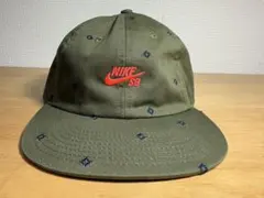 【美品】NIKE SB キャップ オリーブ カーキ 刺繍ロゴのサムネイル