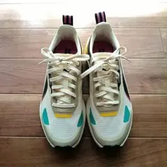 Pumaスニーカー　コスモライダー