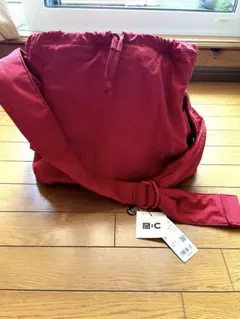 ［新品未使用］UNIQLO C ソフトパフィーショルダーバッグレッドユニクロ