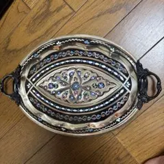 【エスニック雑貨】真鍮製 装飾トレイ ハンドメイド 彫金 ペイズリー模様