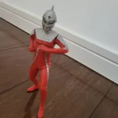 ウルトラマンスタイル フィギュア 赤