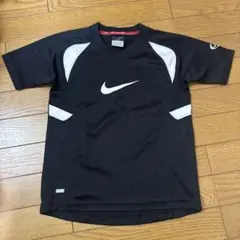 美品　NIKE Dri-FIT Tシャツ 130cmのサムネイル