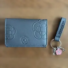 CLATHAS 三つ折り財布 ＆ロゴチャームセットのサムネイル