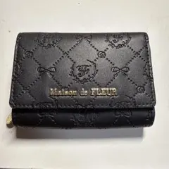 メゾンドフルール三つ折り財布 ブラック