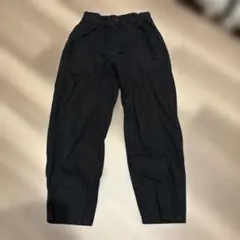 GU ブラックカジュアルパンツ