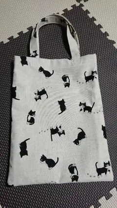 猫　ハチワレ　ペタンコトートバッグ