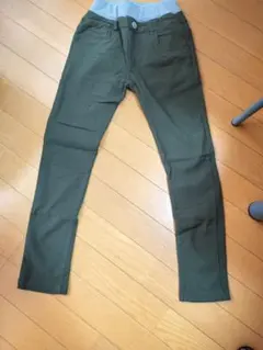 裏起毛★オリーブカラー 長ズボン 150サイズ