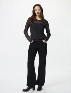 新品タグ付き UNIQLO ブーツカットジーンズ ブラック 24インチのサムネイル