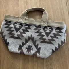 Item thumbnail for item 56475cd3-eed0-4e39-bca7-d7c3eb0314b3