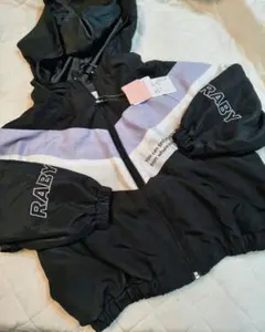 【新品】ウィンドブレーカー　ジャンパー　バースデイ　黒　通学　通園　110