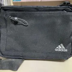 adidasの肩掛けバックのサムネイル