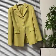 イエロー テーラードジャケット