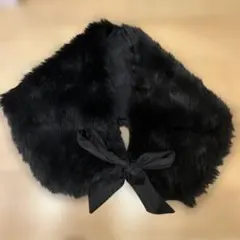 黒 フェイクファー ショール リボン付き
