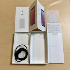 Apple iPhone 13の空箱　USBライトニングケーブル　SIMピン