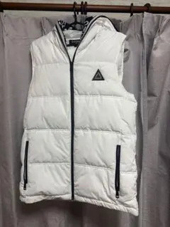 早い者勝ち‼️ホワイト フード付き ダウンベスト