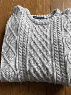 ケーブル編み ニット セーター
