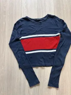 Brandy Melville 長袖 クロップド丈 トップス