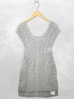 マメクロゴウチ マルチパターン ケーブル ノースリーブ ニット ベスト 1