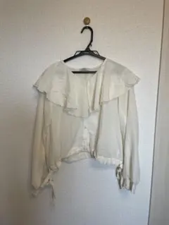 earth music&ecology ビッグフリル長袖カットソー オフホワイト