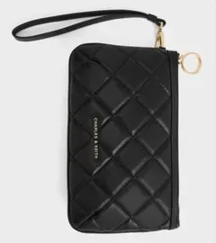CHARLES & KEITH クレシダ キルトリストレット ブラック ポーチ