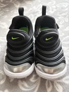 NIKE ダイナモフリー　スニーカー　13cm