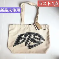 NIKEx BTS コラボ　カスタム　トートバッグ　NIKE BY YOUのサムネイル