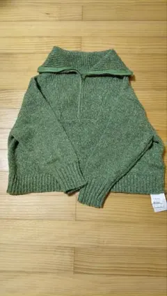 新品未使用⭐GORGE 緑色 ハーフジップ　ニット　セーター