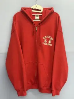 USA古着 赤 ジッパー付きパーカー WYNTERCARE