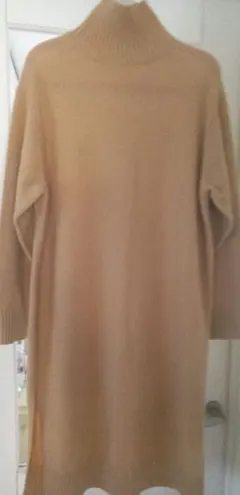 新品　ユニクロ　ハイネックスリットワンピース　ベージュ　S