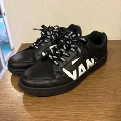 VANS ロゴマーク入り ブラック スニーカー