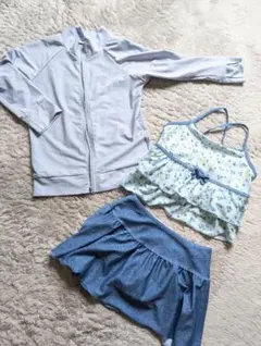 女の子　130　キッズ 水着 ラッシュガード 3点セット　セパレート　水色　青