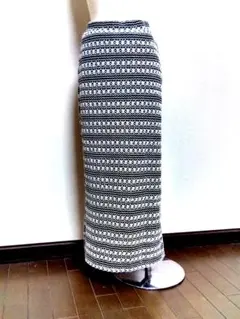 新品　春向きレース編み ロングタイトスカート/M