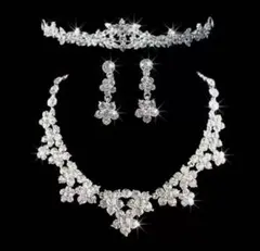 a ティアラ ネックレス ピアス セット 結婚式 前撮り ウェディング 撮影☆