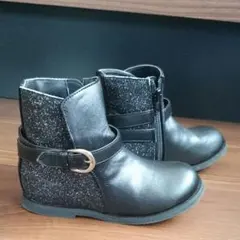 ☆新品☆BeBe  キッズブーツ   18センチのサムネイル
