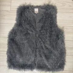テチチ フェイクファー ノースリーブベスト グレー