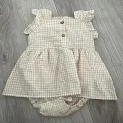 ベージュ・チェックロンパース