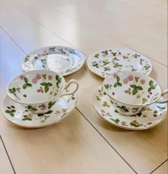 ウェッジウッド ワイルドストロベリー　カップ&ソーサー・ケーキプレートセットのサムネイル