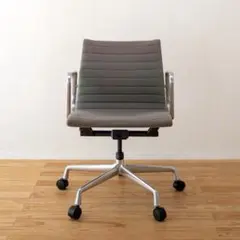 Herman Miller ハーマンミラー イームズ アルミナムチェアのサムネイル