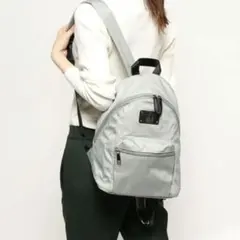 美品 LA BAGAGERIE　 ラバガジェリー　ナイロンリュックサック 軽量のサムネイル