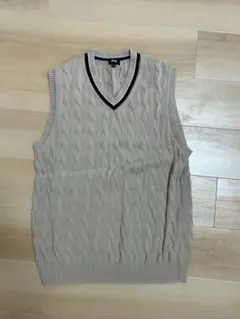 UNIQLO ベージュ ケーブル編み Vネック ベスト