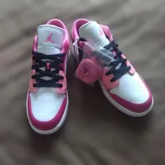 Jordan スニーカー ホワイト/ピンク/ブラック