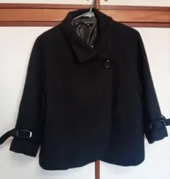 黒いピーコート