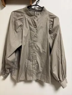 chocol raffine ベージュ長袖シャツ